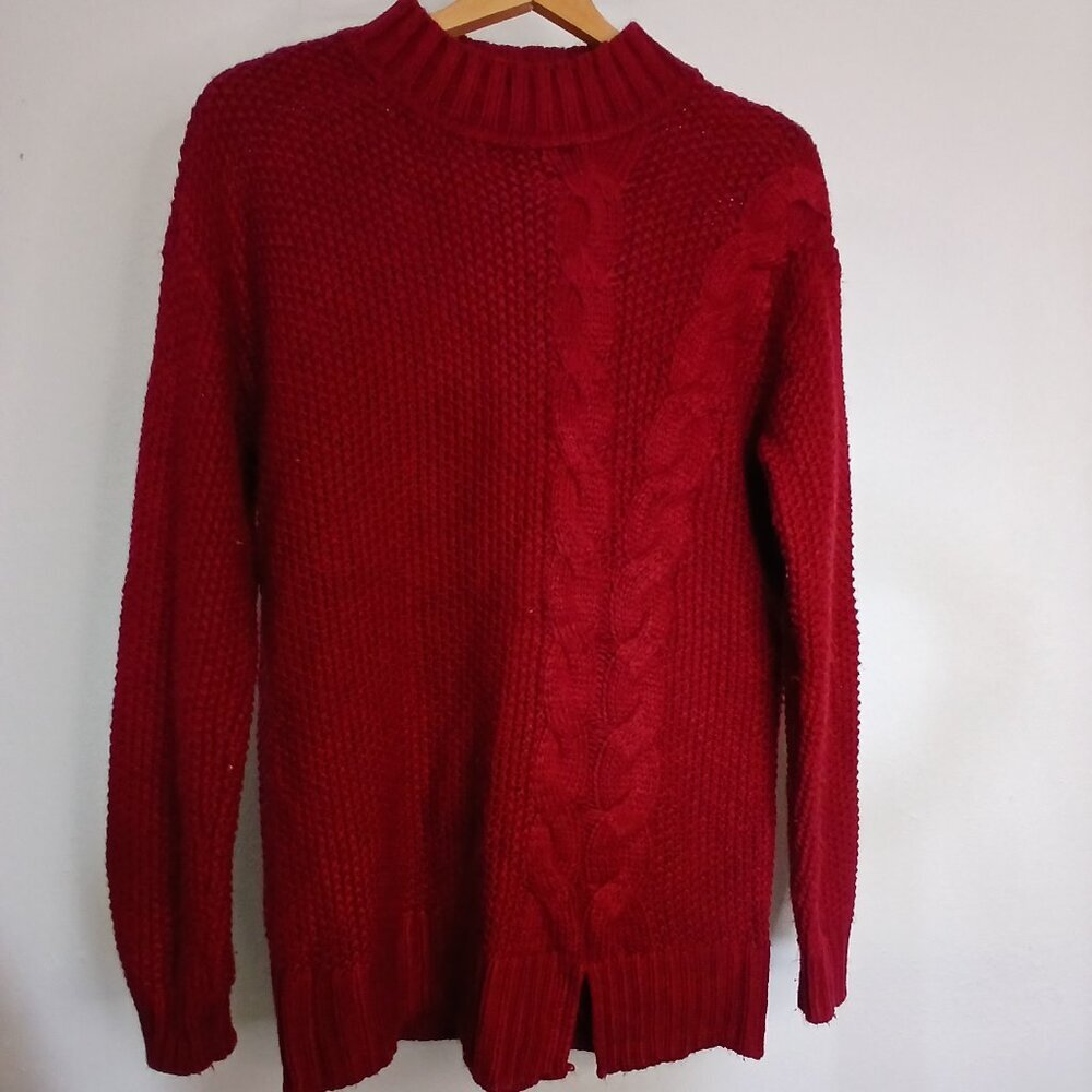 UEC Simply Vera Wang Red Cable knit Sweater size medium